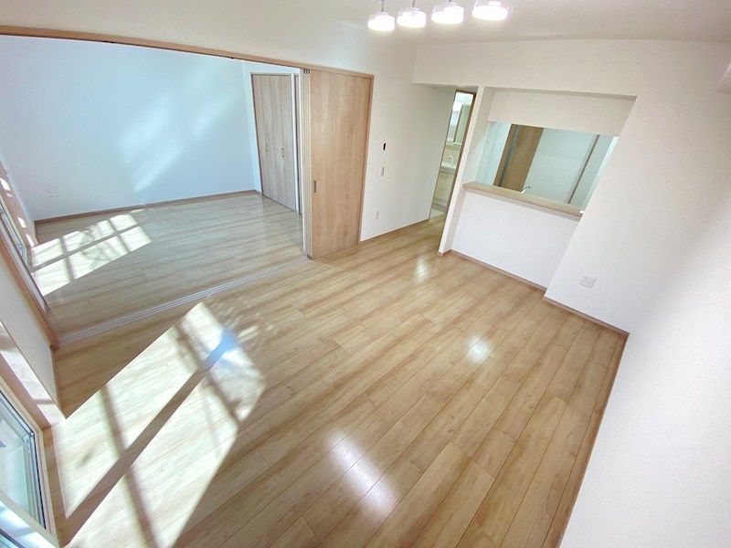 居室・リビング　106号室の写真です。照明器具はつきません◎図面や画像と現況