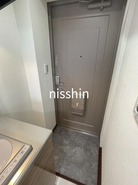 玄関　退去前のため前回募集時の参考写真です