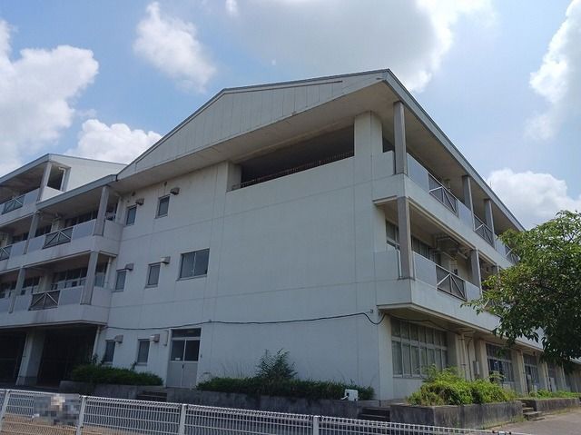 小学校　加須市立花崎北小学校（小学校）まで400m