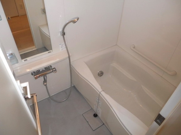 バス・シャワールーム　写真は同タイプ住居です。