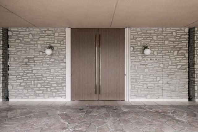 エントランス　建物の内部です