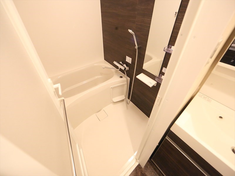 バス・シャワールーム　バスルーム　浴室暖房乾燥機付