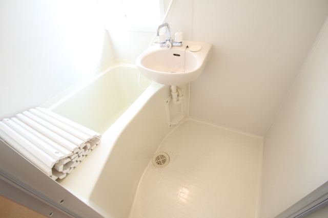 バス・シャワールーム　※別室の参考写真です。