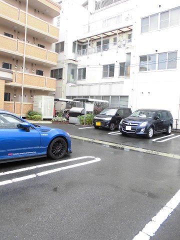 駐車場　駐車場完備です