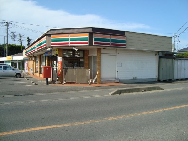 コンビニ　セブンイレブン鹿嶋旭ヶ丘店（コンビニ）まで718m