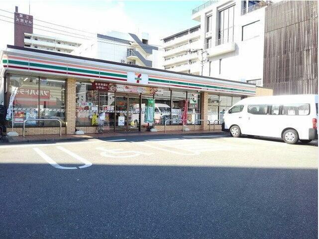 コンビニ　セブンイレブン 博多竹下通り店（コンビニ）まで630m