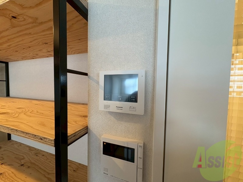 セキュリティ　ＴＶモニター付インターホンです。来客者の顔が見えるので安心！