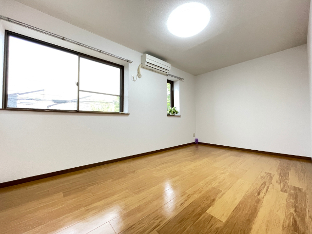 居室・リビング　洋間