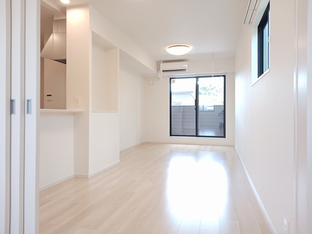 居室・リビング　広くて明るいリビング★