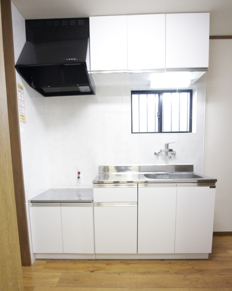 キッチン　窓があり換気しやすい仕様◎