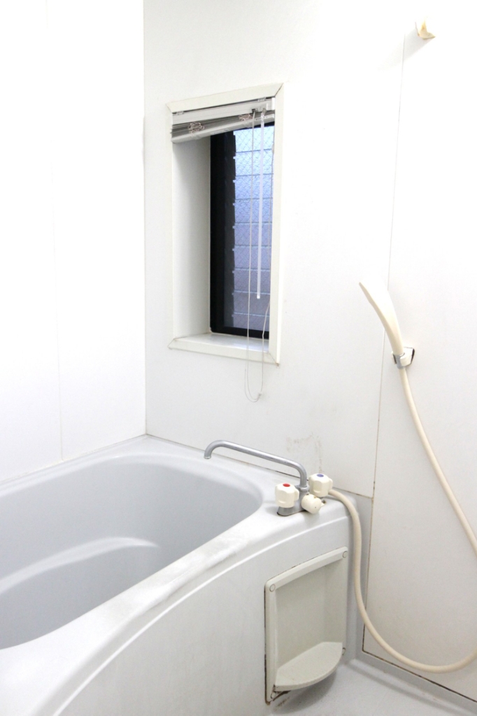 バス・シャワールーム　窓あり