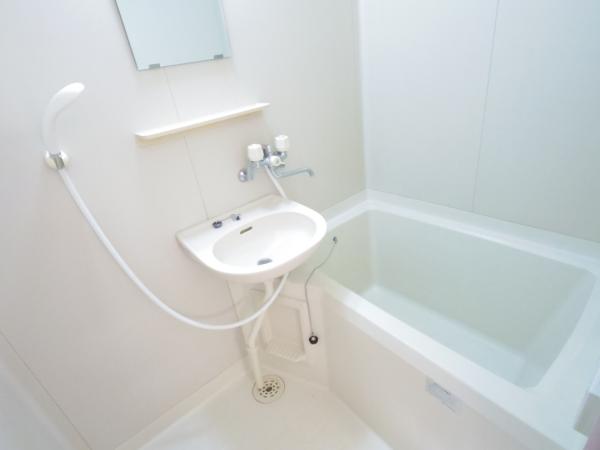 バス・シャワールーム　清潔感のあるお風呂で一日の疲れをリフレッシュ※同間取り別室