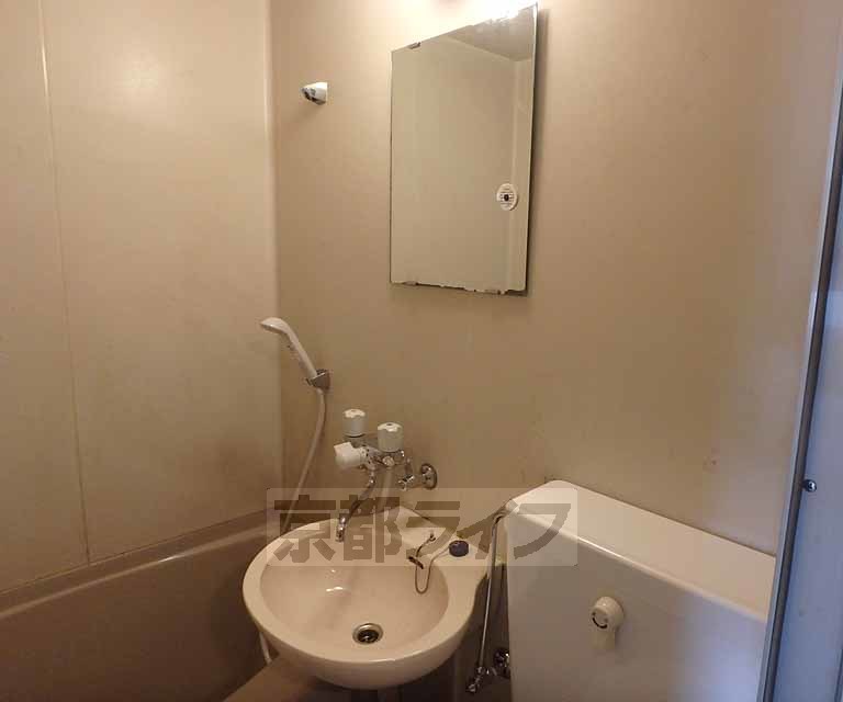 洗面設備　機能的なユニットタイプです