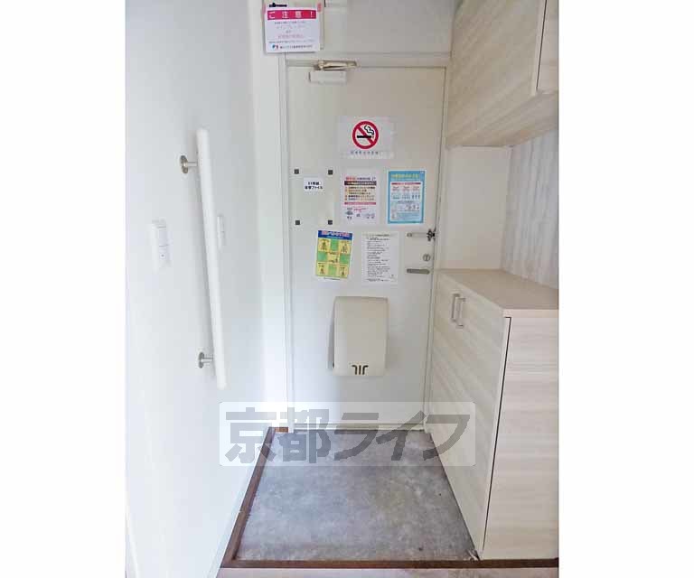 玄関　玄関です。