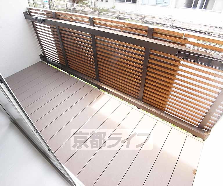 バルコニー　バルコニー。ウッドデッキです。