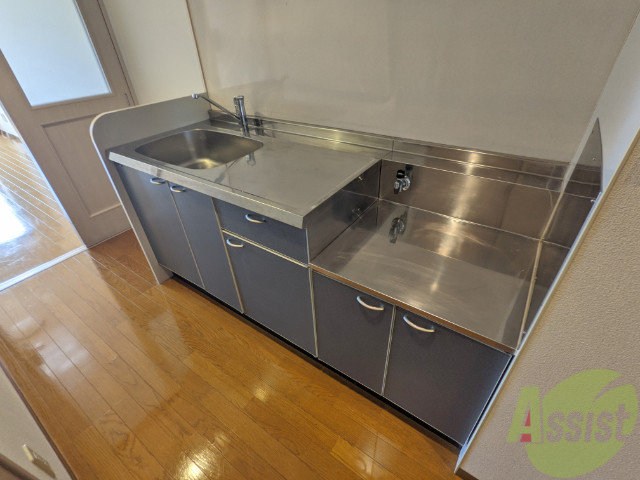 キッチン　キッチンは作業場が広く、使いやすそうです。