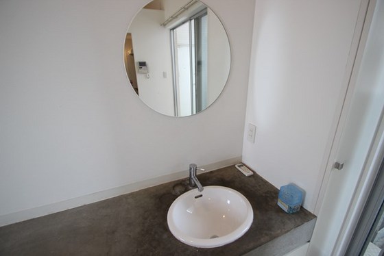 洗面設備　※別号室の写真です