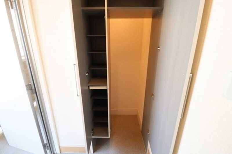 玄関　図面と現状に相違がある場合には現状を優先