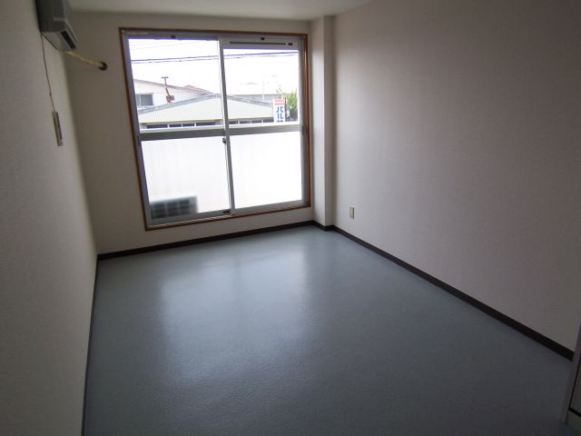 居室・リビング　イメージ写真（反転あり）