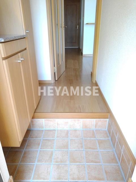 玄関　※別号室の写真となります※