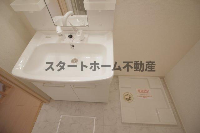 洗面設備　スペースが確保できる洗面所です