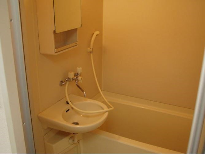 バス・シャワールーム　別部屋参考写真