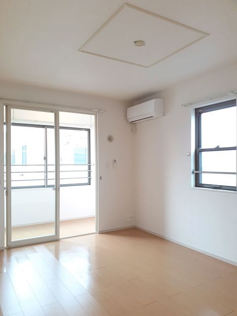 居室・リビング　居間です