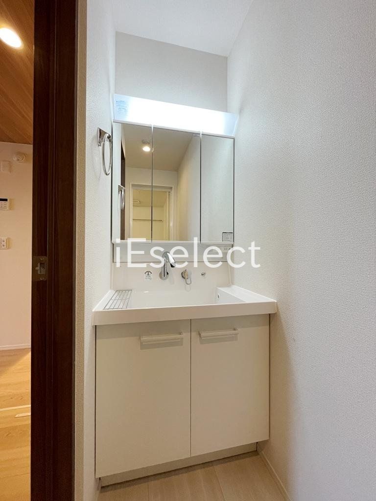 洗面設備　身支度らくらくシャンプードレッサー！