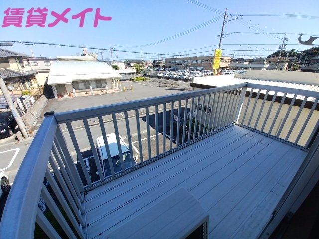 バルコニー　別部屋同型反転タイプです。