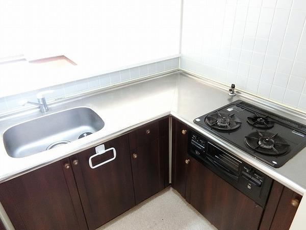 キッチン　３口コンロ付きシステムキッチン！
