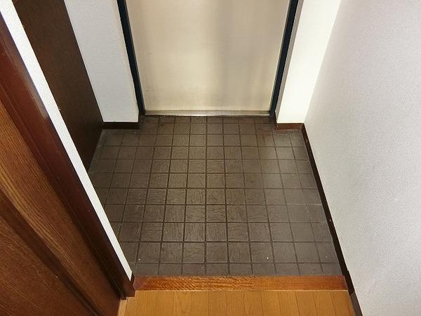 玄関　シューズボックスあり！