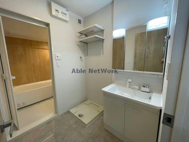 洗面設備　同型モデル参考写真