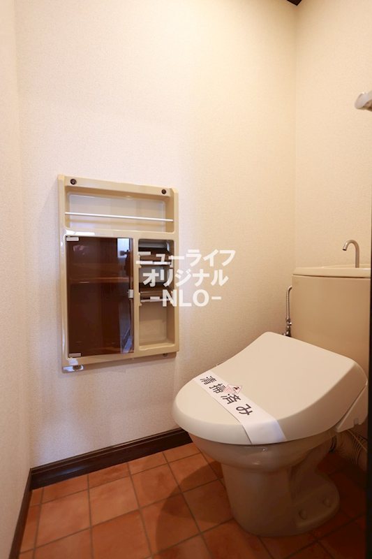 トイレ　洗浄力と快適さを兼ね備えた温水洗浄便座付☆