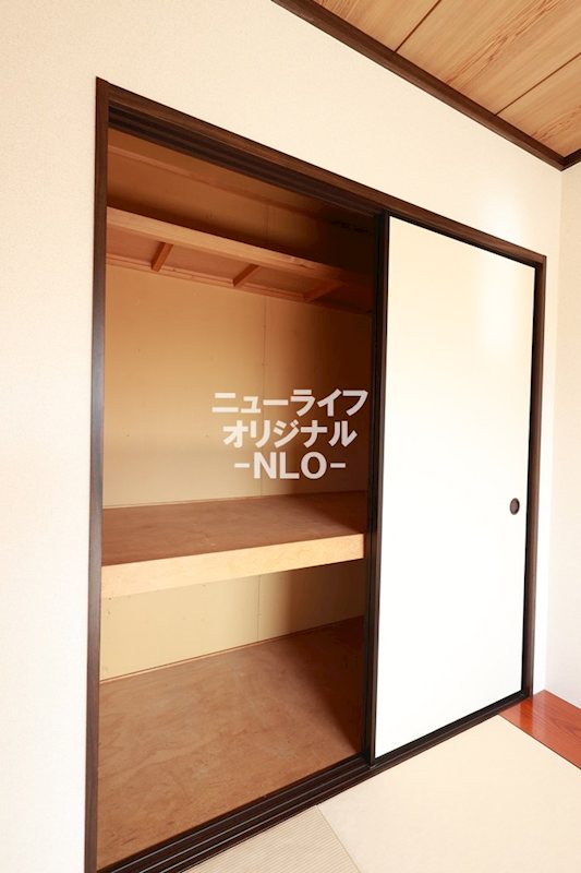 収納　高さと奥行があるのでお荷物もスッキリ収納することができます☆