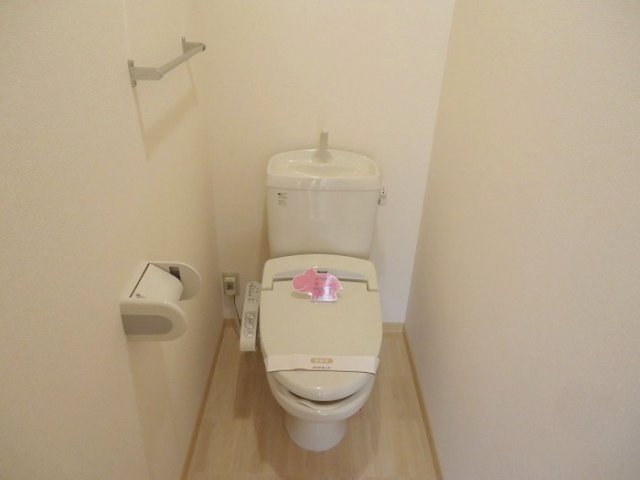 トイレ　温水洗浄暖房便座