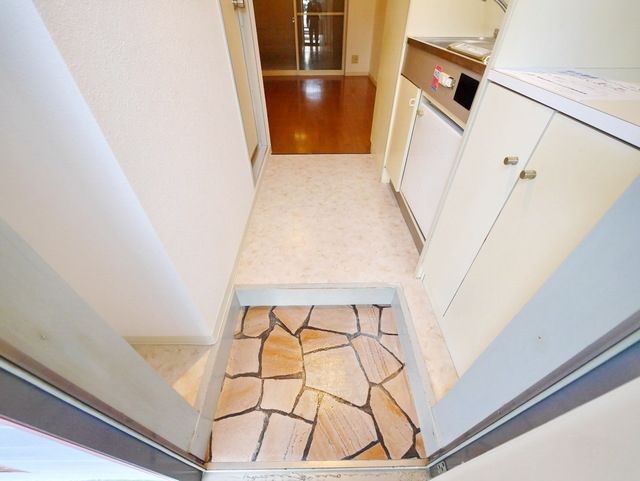 玄関　同建物別号室参考写真