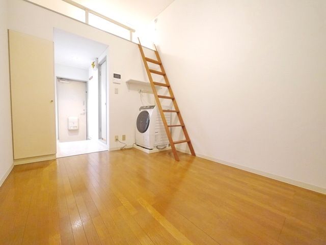 居室・リビング　同建物別号室参考写真