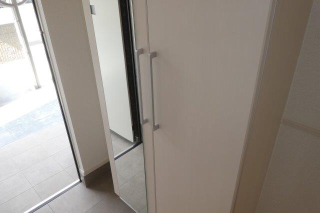 玄関　シューズボックス