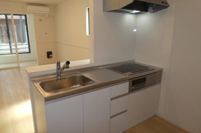 キッチン　３口IHコンロ付システムキッチン