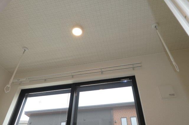 その他設備　室内物干し