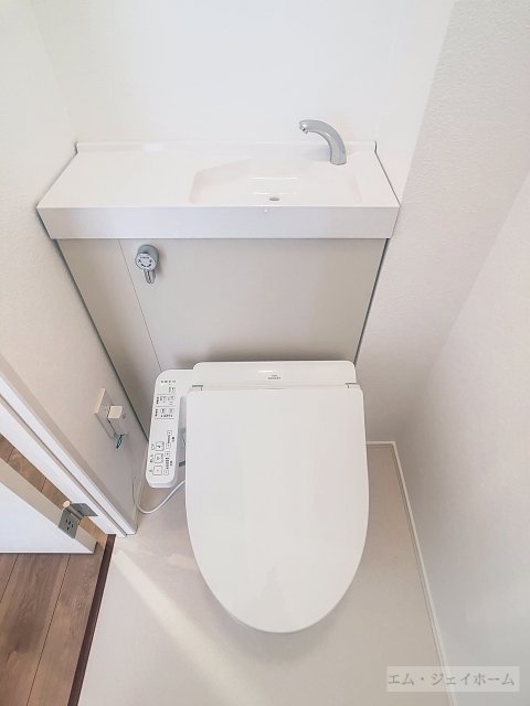 ＪＲ草津線 手原駅 徒歩14分 2階建 築1年のトイレ写真