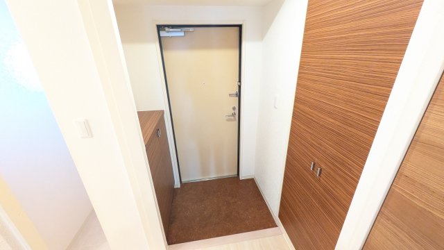 玄関　BPRレジデンス金山