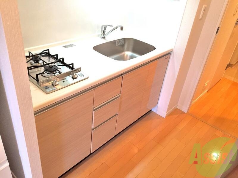 キッチン　コンパクトながらも機能のギュッと詰まったキッチンです。