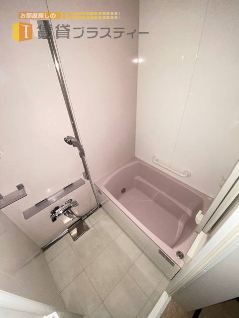 バス・シャワールーム　１日の疲れをバスルームでゆっくりと…。