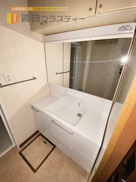 洗面設備　毎日使いますよね…独立洗面台。