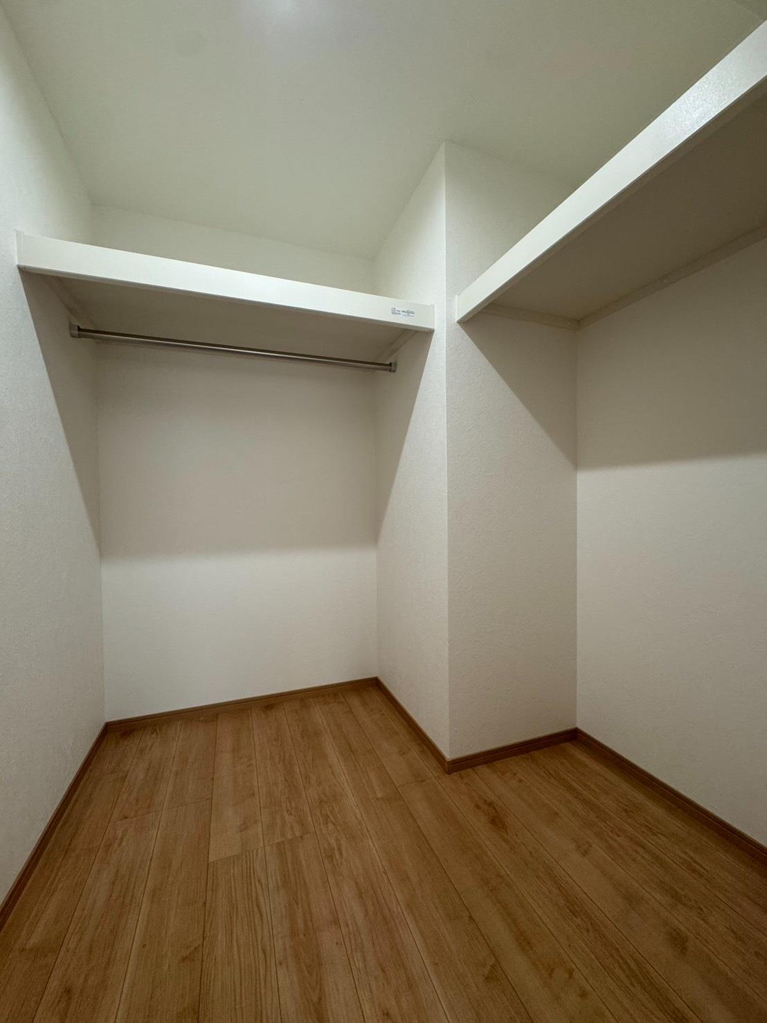 収納　ウォークインクローゼット