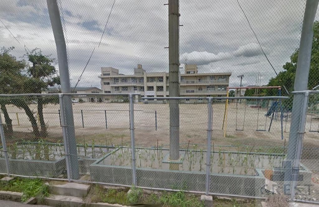 小学校　福山市立曙小学校（小学校）まで580m