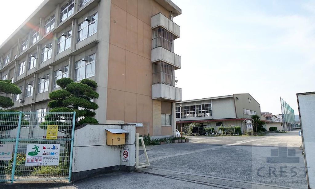 中学校　福山市立一ツ橋中学校（中学校）まで2040m