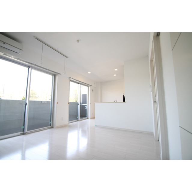 居室・リビング　※１０６にて撮影（現況優先）