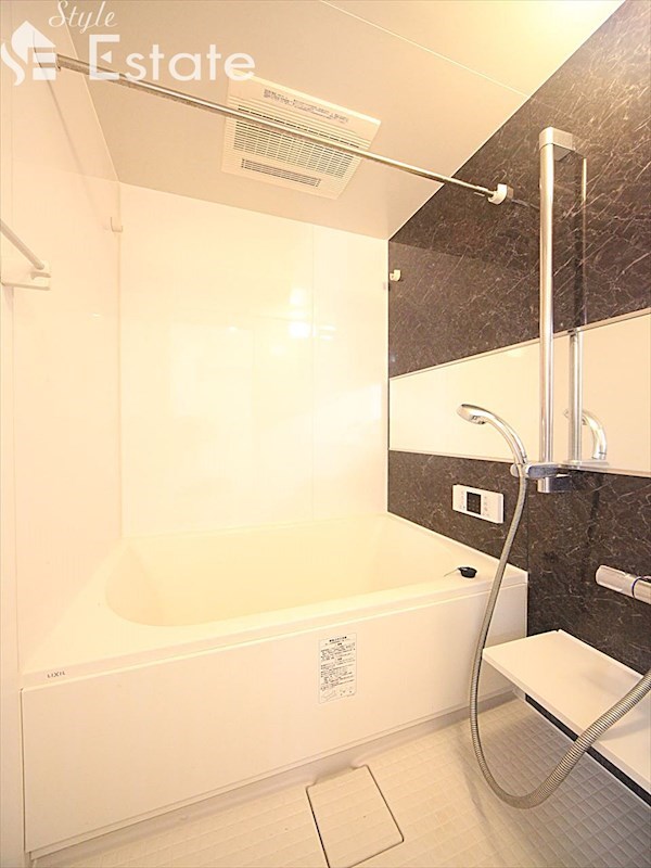 バス・シャワールーム　バスルーム